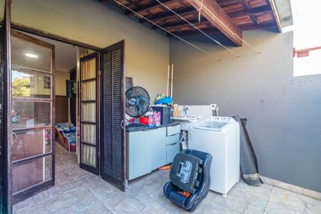 Casa de condomínio à venda com 228m², 5 quartos e 2 vagasÁrea de serviço 1