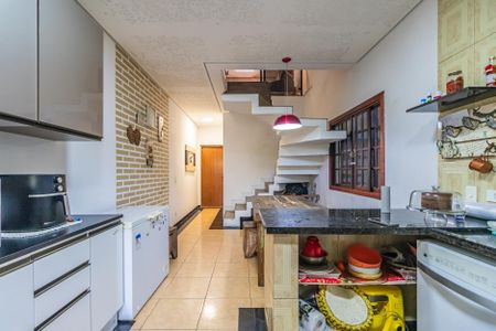 Casa de condomínio à venda com 228m², 5 quartos e 2 vagasCozinha 2