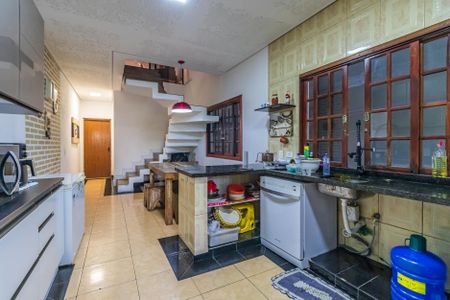Casa de condomínio à venda com 228m², 5 quartos e 2 vagasCozinha 2