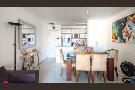 Apartamento à venda com 69m², 3 quartos e 1 vagaSala