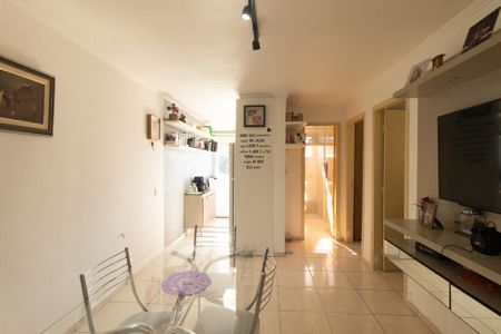 Apartamento à venda com 46m², 2 quartos e 1 vaga Apartamento à venda com 46m², 2 quartos e 1 vagaSala