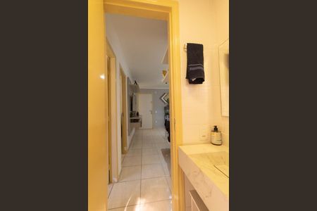 Apartamento à venda com 46m², 2 quartos e 1 vaga Apartamento à venda com 46m², 2 quartos e 1 vagaBanheiro Social