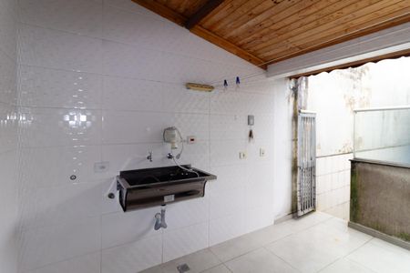 Casa para alugar com 63m², 2 quartos e 1 vagaÁrea de Serviço