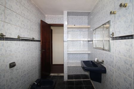 Casa à venda com 260m², 3 quartos e 1 vagaBanheiro