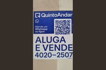 Casa à venda com 260m², 3 quartos e 1 vaga Casa à venda com 260m², 3 quartos e 1 vagaFachada