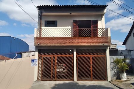 Casa à venda com 260m², 3 quartos e 1 vaga Casa à venda com 260m², 3 quartos e 1 vagaFachada