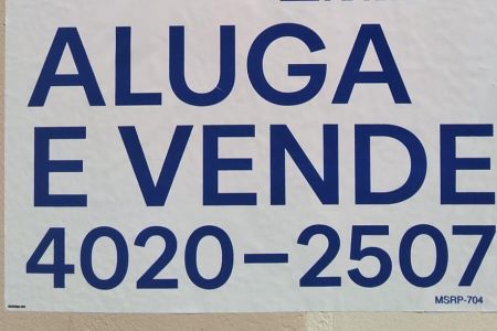 Casa à venda com 260m², 3 quartos e 1 vaga Casa à venda com 260m², 3 quartos e 1 vagaFachada