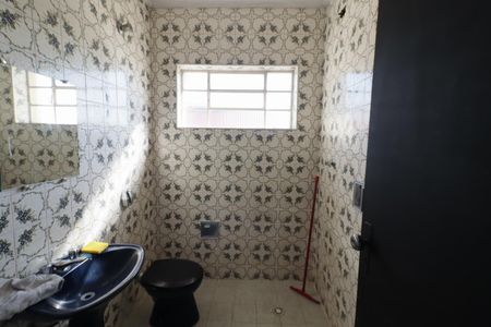 Casa à venda com 160m², 4 quartos e 2 vagasBanheiro 1