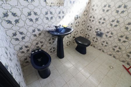 Casa à venda com 160m², 4 quartos e 2 vagasBanheiro 1