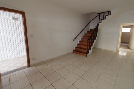 Sala de casa à venda com 4 quartos, 160m² em Jardim das Flores, Osasco