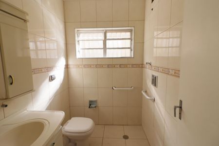 Casa à venda com 160m², 4 quartos e 2 vagasBanheiro 2