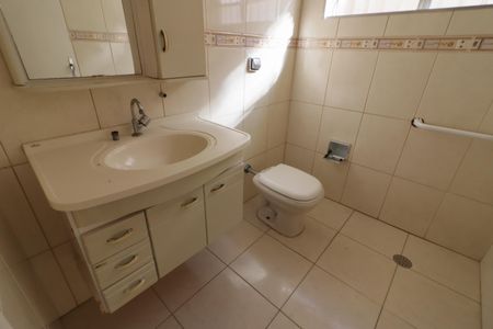 Casa à venda com 160m², 4 quartos e 2 vagasBanheiro 2