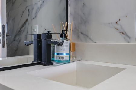 Apartamento à venda com 43m², 2 quartos e sem vaga Apartamento à venda com 43m², 2 quartos e sem vagaBanheiro