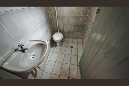 Casa para alugar com 50m², 1 quarto e sem vaga Casa para alugar com 50m², 1 quarto e sem vagaBanheiro