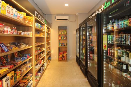 Apartamento à venda com 86m², 3 quartos e 2 vagas Apartamento à venda com 86m², 3 quartos e 2 vagasÁrea comum - Mercado