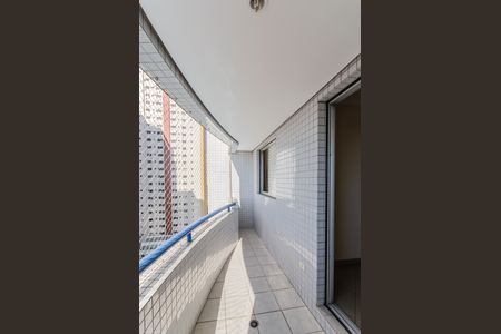 Apartamento à venda com 86m², 3 quartos e 2 vagas Apartamento à venda com 86m², 3 quartos e 2 vagasVaranda