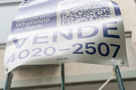 Placa instalada NEIO-409 de apartamento à venda com 2 quartos, 89m² em Vila Isabel, Rio de Janeiro