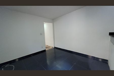 Casa para alugar com 27m², 1 quarto e sem vaga Casa para alugar com 27m², 1 quarto e sem vagaSala