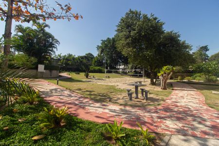 Apartamento para alugar com 48m², 2 quartos e 1 vaga Apartamento para alugar com 48m², 2 quartos e 1 vagaÁrea comum - Playground