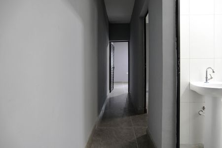Corredor de kitnet/studio para alugar com 2 quartos, 60m² em Jundiapeba, Mogi das Cruzes