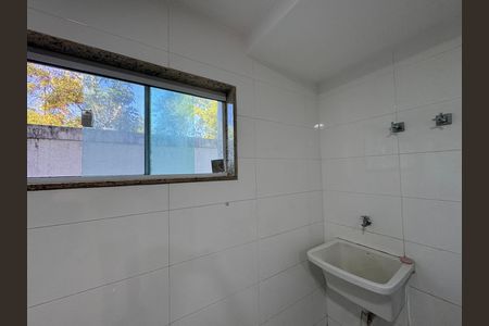 Casa à venda com 151m², 3 quartos e 2 vagas Casa à venda com 151m², 3 quartos e 2 vagasCozinha e Área de Serviço