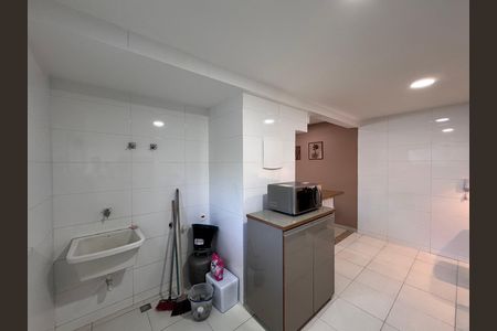Casa à venda com 151m², 3 quartos e 2 vagas Casa à venda com 151m², 3 quartos e 2 vagasCozinha e Área de Serviço
