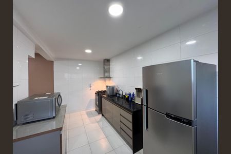 Casa à venda com 151m², 3 quartos e 2 vagas Casa à venda com 151m², 3 quartos e 2 vagasCozinha e Área de Serviço