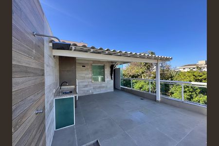 Casa à venda com 151m², 3 quartos e 2 vagas Casa à venda com 151m², 3 quartos e 2 vagasTerraço
