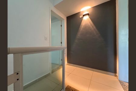 Casa à venda com 151m², 3 quartos e 2 vagas Casa à venda com 151m², 3 quartos e 2 vagasCorredor