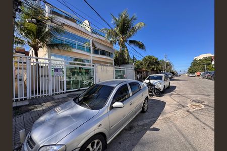 Casa à venda com 151m², 3 quartos e 2 vagas Casa à venda com 151m², 3 quartos e 2 vagasFachada