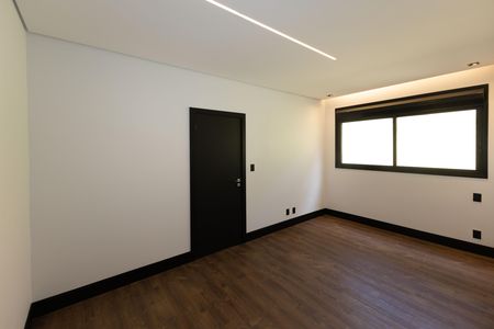 Casa de condomínio à venda com 560m², 5 quartos e 8 vagas Casa de condomínio à venda com 560m², 5 quartos e 8 vagasSuíte 1