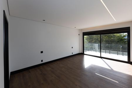 Casa de condomínio à venda com 560m², 5 quartos e 8 vagas Casa de condomínio à venda com 560m², 5 quartos e 8 vagasSuíte 4