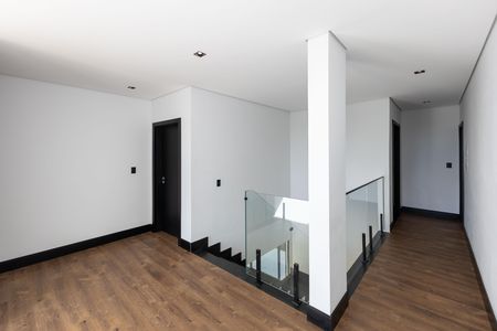Casa de condomínio à venda com 560m², 5 quartos e 8 vagas Casa de condomínio à venda com 560m², 5 quartos e 8 vagasCorredor