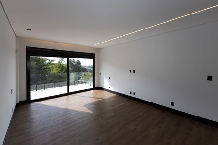 Casa de condomínio à venda com 560m², 5 quartos e 8 vagas Casa de condomínio à venda com 560m², 5 quartos e 8 vagasSuíte 4
