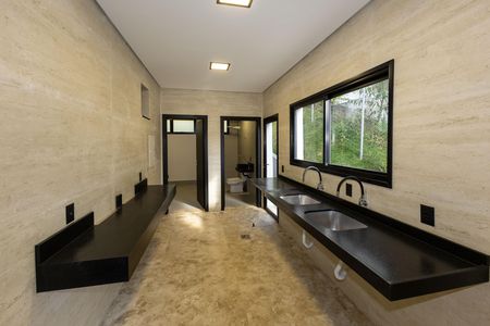 Casa de condomínio à venda com 560m², 5 quartos e 8 vagas Casa de condomínio à venda com 560m², 5 quartos e 8 vagasÁrea de Serviço