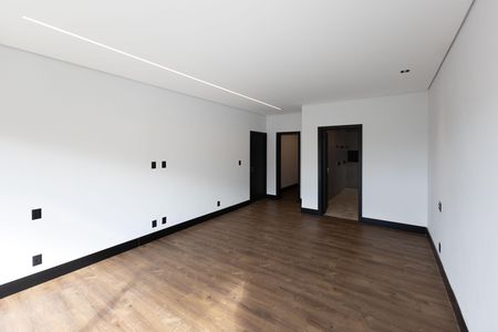 Casa de condomínio à venda com 560m², 5 quartos e 8 vagas Casa de condomínio à venda com 560m², 5 quartos e 8 vagasSuíte 4