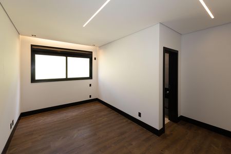 Casa de condomínio à venda com 560m², 5 quartos e 8 vagas Casa de condomínio à venda com 560m², 5 quartos e 8 vagasSuíte 1