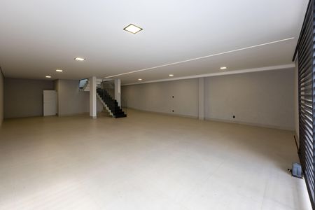 Casa de condomínio à venda com 560m², 5 quartos e 8 vagas Casa de condomínio à venda com 560m², 5 quartos e 8 vagasGaragem