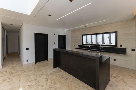 Casa de condomínio à venda com 560m², 5 quartos e 8 vagas Casa de condomínio à venda com 560m², 5 quartos e 8 vagasCozinha