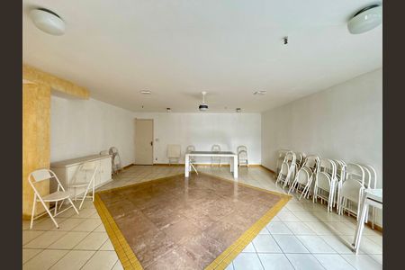 Apartamento à venda com 100m², 2 quartos e 2 vagas
