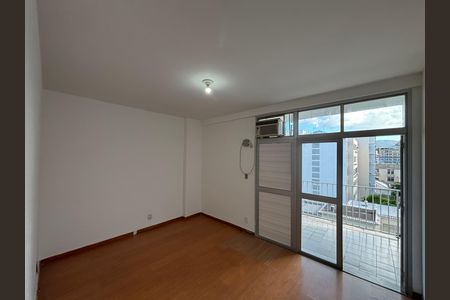 Apartamento à venda com 100m², 2 quartos e 2 vagas