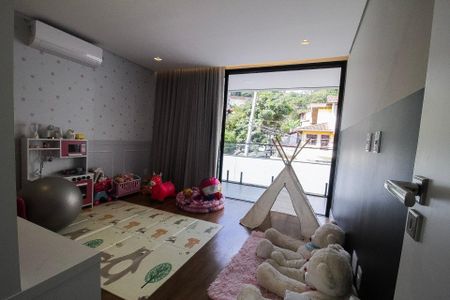 Casa para alugar com 350m², 4 quartos e 3 vagas Casa para alugar com 350m², 4 quartos e 3 vagasQuarto 02
