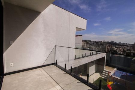 Casa para alugar com 350m², 4 quartos e 3 vagas Casa para alugar com 350m², 4 quartos e 3 vagasVaranda do quarto 01