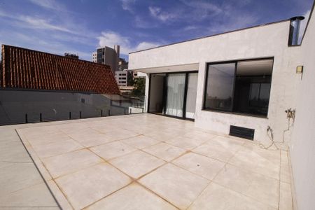 Casa para alugar com 350m², 4 quartos e 3 vagas Casa para alugar com 350m², 4 quartos e 3 vagasVaranda - Quarto 04- Suite 02