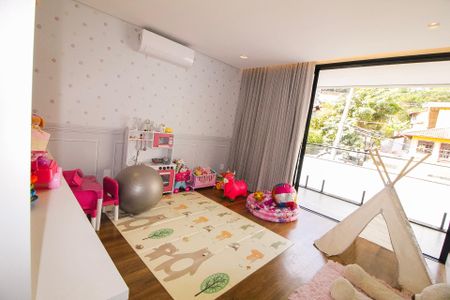 Casa para alugar com 350m², 4 quartos e 3 vagas Casa para alugar com 350m², 4 quartos e 3 vagasQuarto 02