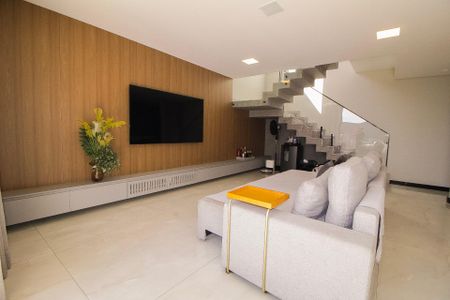 Casa para alugar com 350m², 4 quartos e 3 vagas Casa para alugar com 350m², 4 quartos e 3 vagasSala de Tv