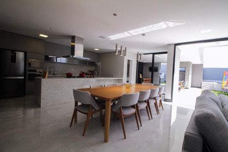 Casa para alugar com 350m², 4 quartos e 3 vagas Casa para alugar com 350m², 4 quartos e 3 vagasSala de Jantar
