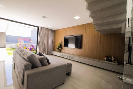 Casa para alugar com 350m², 4 quartos e 3 vagas Casa para alugar com 350m², 4 quartos e 3 vagasSala de Tv