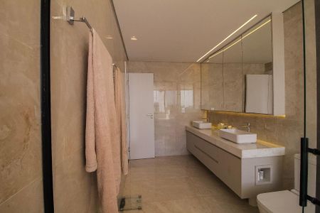 Casa para alugar com 350m², 4 quartos e 3 vagas Casa para alugar com 350m², 4 quartos e 3 vagasBanheiro Quarto 04- Suite 02