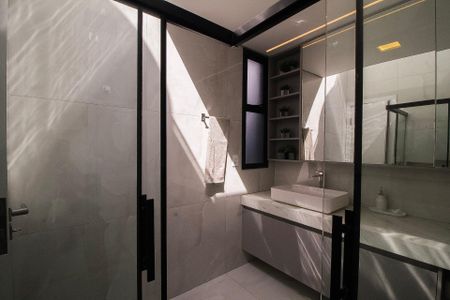 Casa para alugar com 350m², 4 quartos e 3 vagas Casa para alugar com 350m², 4 quartos e 3 vagasBanheiro Social